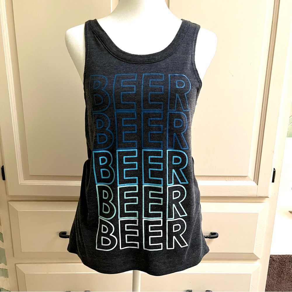 Women’s Graphic Tank Top XS 🍻
